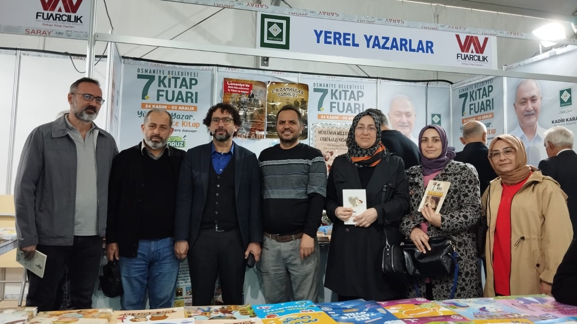 Okulumuz öğretmen ve öğrencileri olarak Osmaniye Belediyesinin düzenlemiş olduğu 7. Kitap Fuarına katıldık.